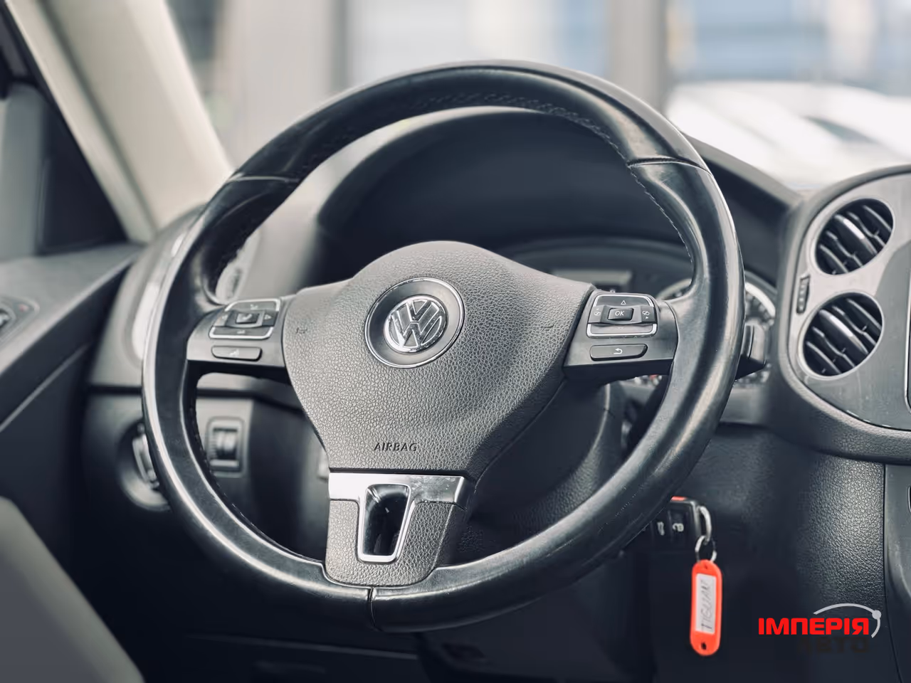 Volkswagen Tiguan - фото 28