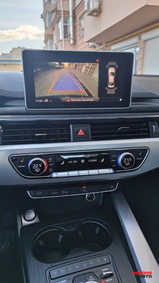 Audi A4 - фото 7