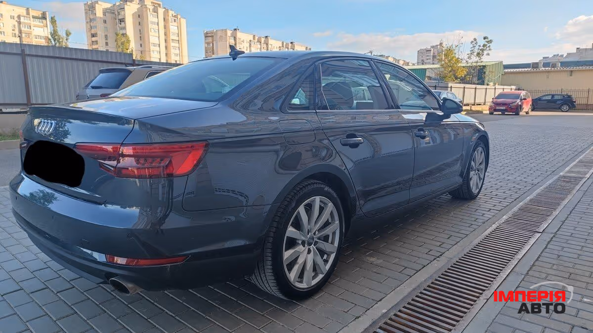 Audi A4 - фото 5