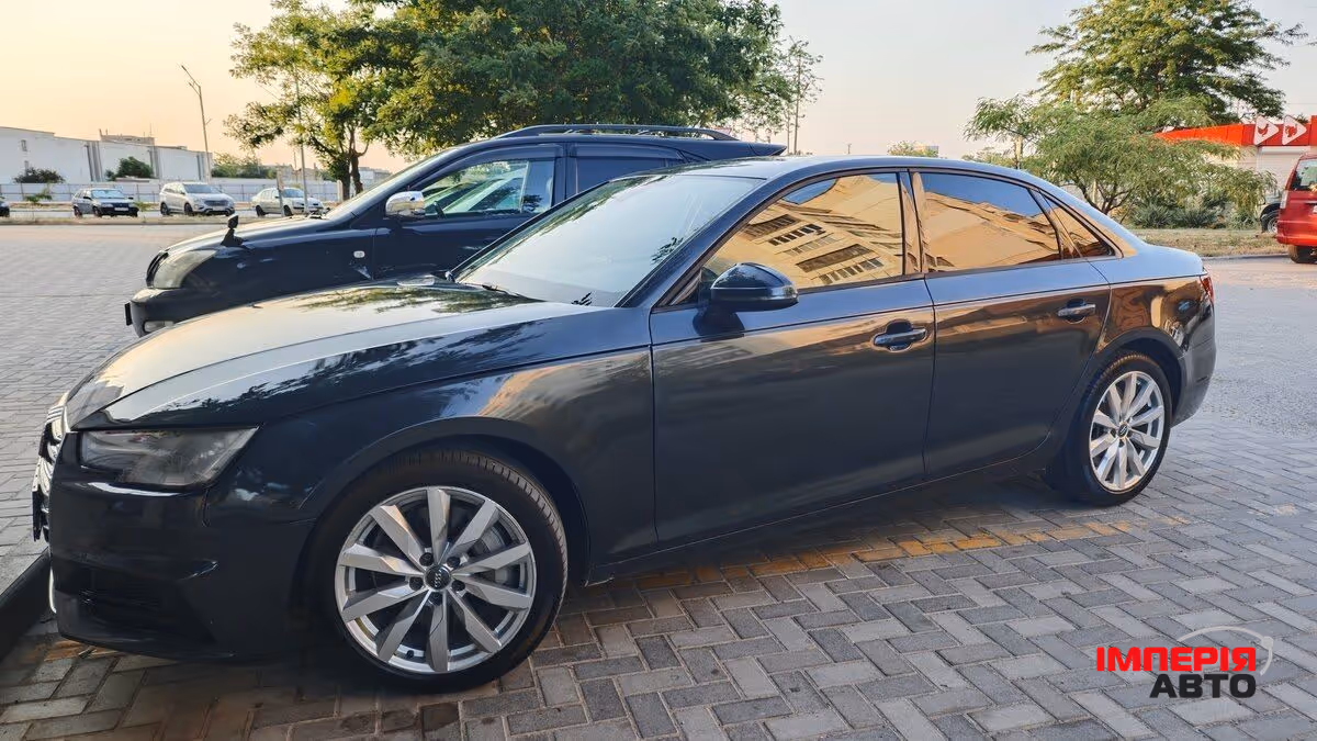 Audi A4 - фото 4