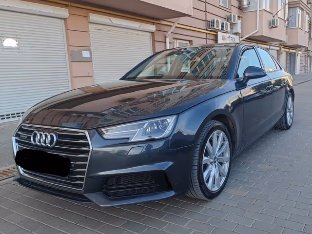 Audi A4 - фото 1