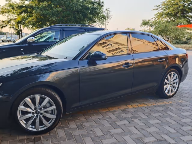 Audi A4 - фото 4