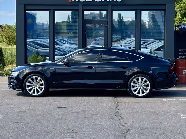 Audi A7 - фото 3