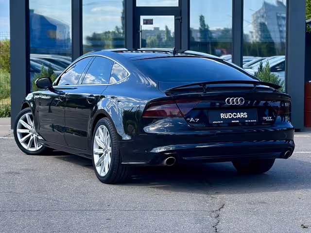 Audi A7 - фото 4