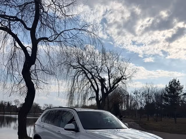 BMW X5 - фото 2
