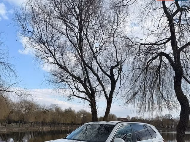 BMW X5 - фото 1