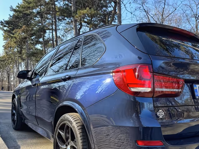BMW X5 - фото 4