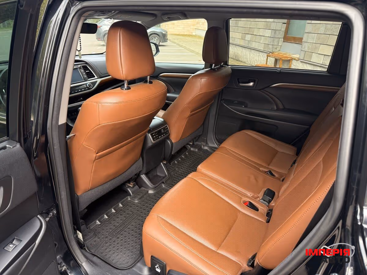 Toyota Highlander - фото 11