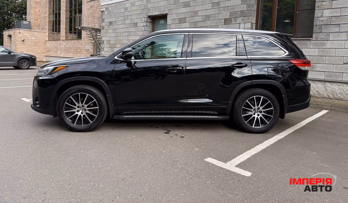 Toyota Highlander - фото 3