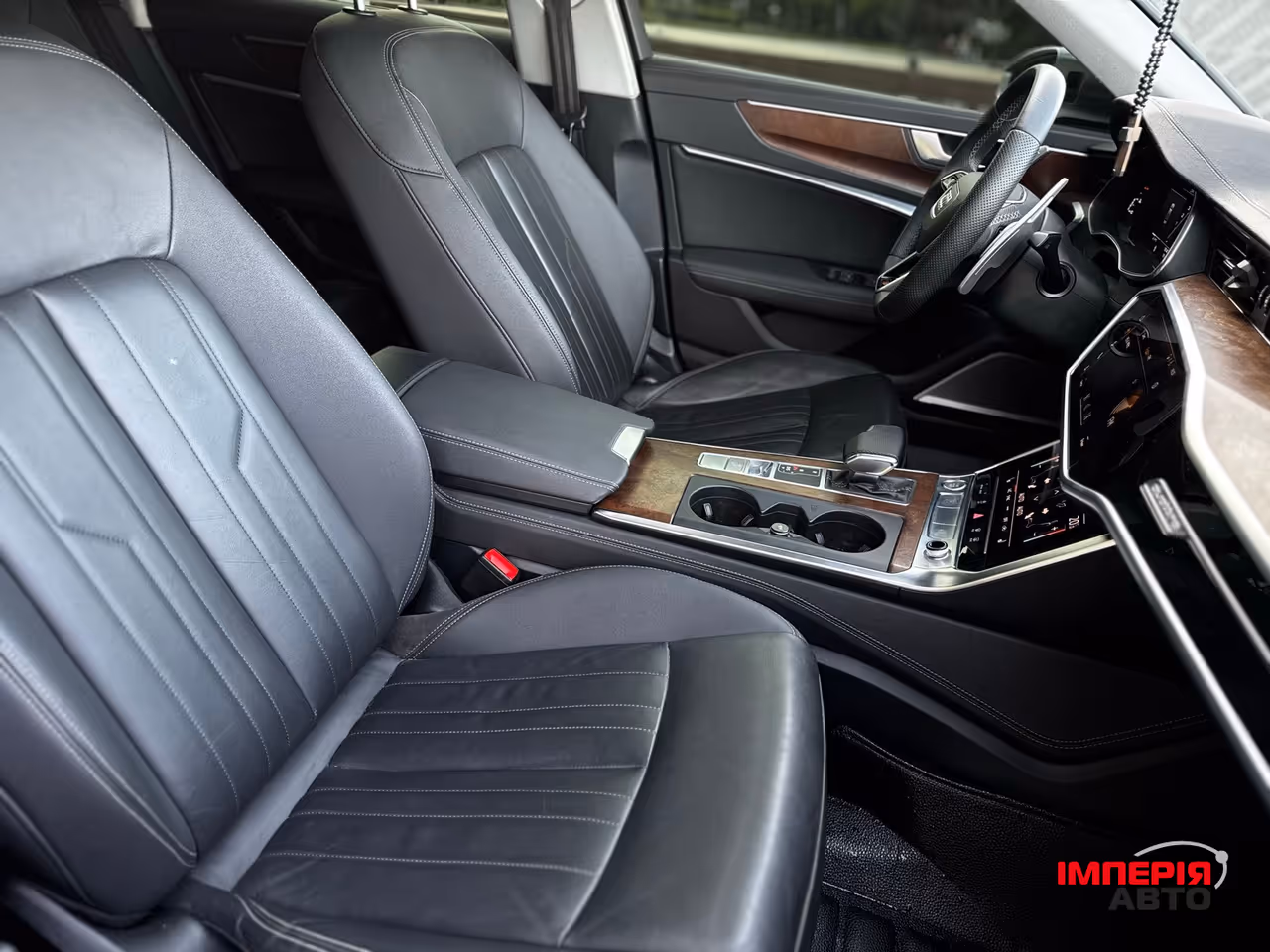 Audi A6 - фото 30