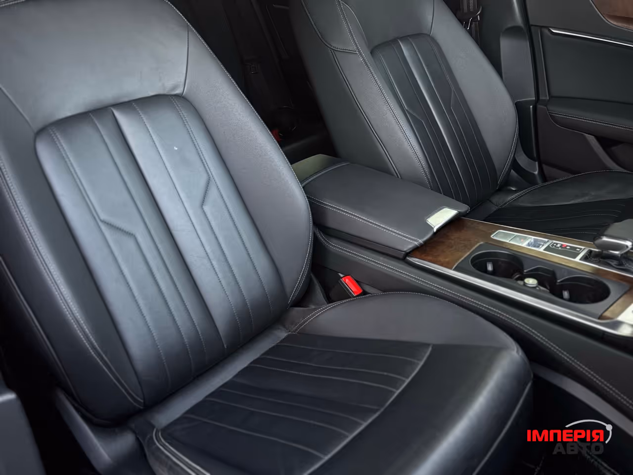Audi A6 - фото 27