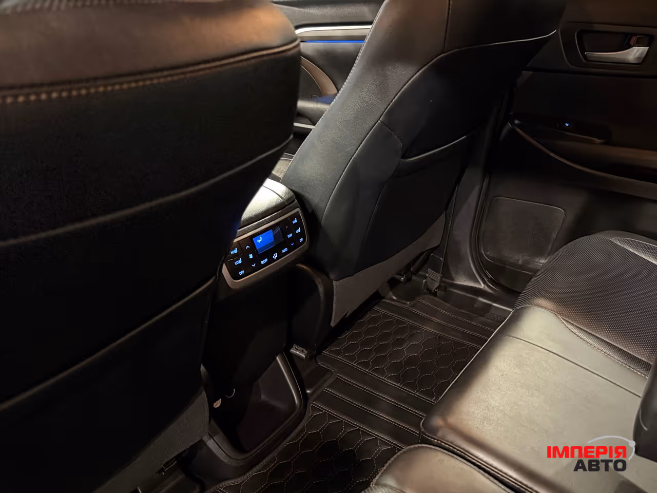 Toyota Highlander - фото 18