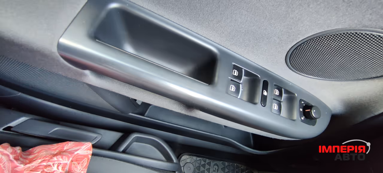 Volkswagen Golf Plus - фото 18