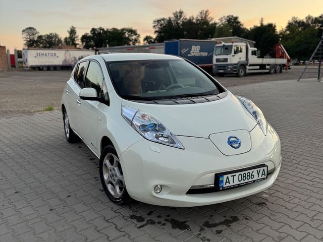 Nissan Leaf - фото 1