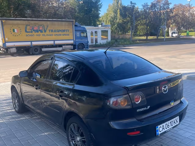 Mazda 3 - фото 2