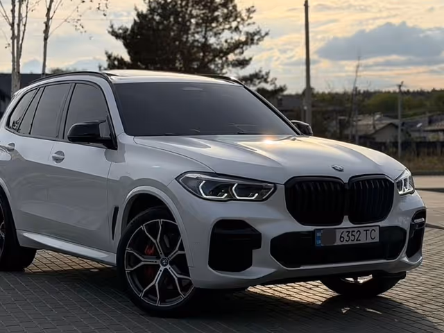 BMW X5 - фото 1