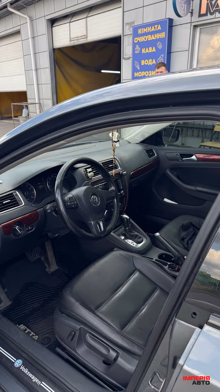 Volkswagen Jetta - фото 7