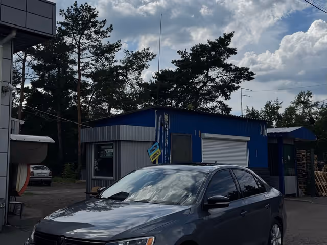 Volkswagen Jetta - фото 4