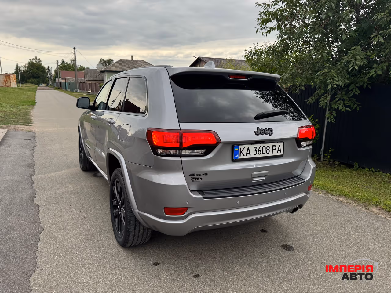 Jeep Grand Cherokee - фото 12