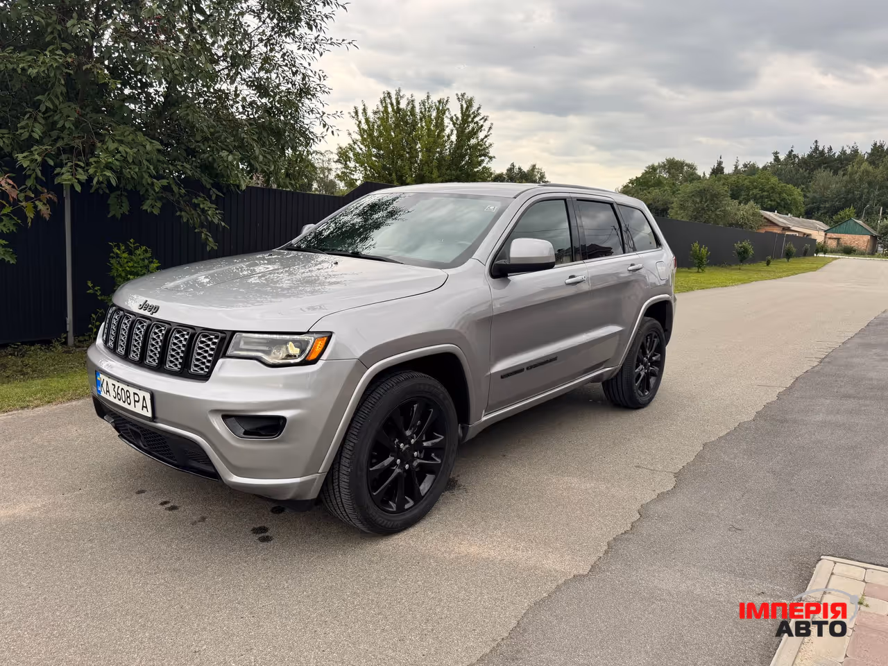 Jeep Grand Cherokee - фото 1