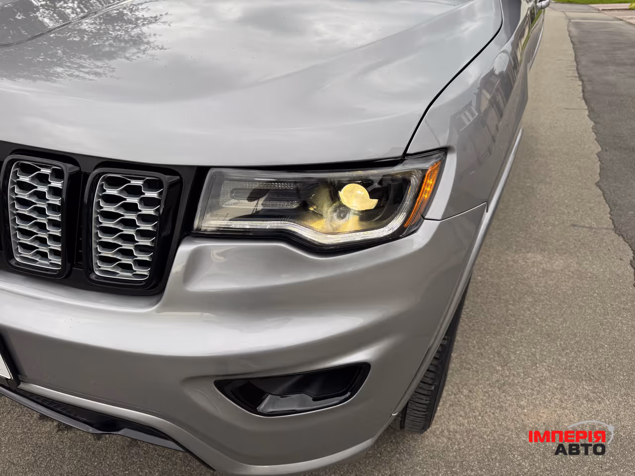 Jeep Grand Cherokee - фото 18