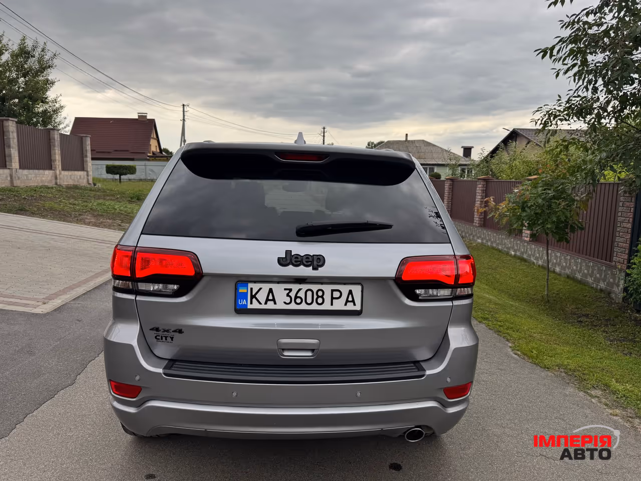 Jeep Grand Cherokee - фото 11
