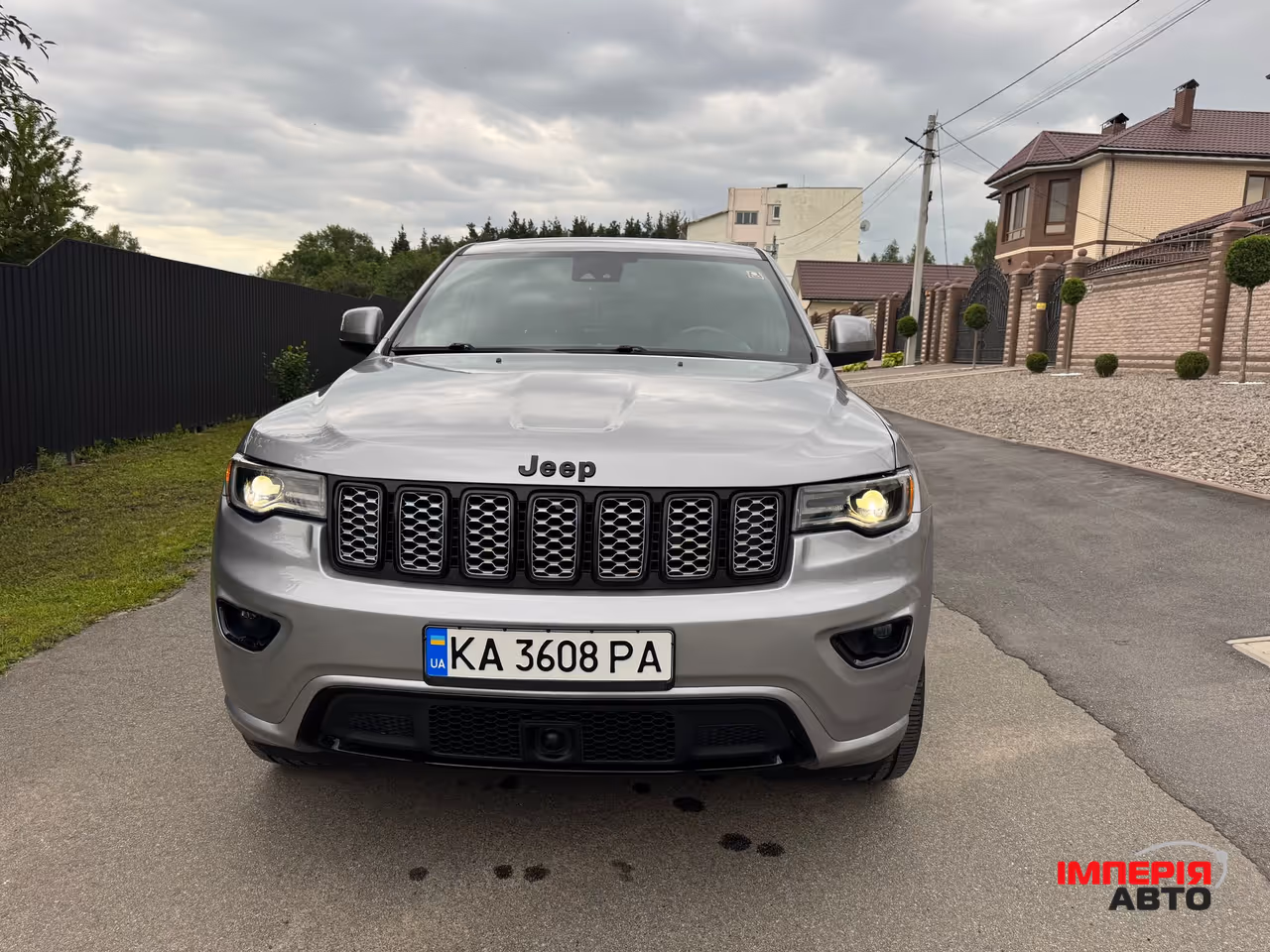 Jeep Grand Cherokee - фото 3
