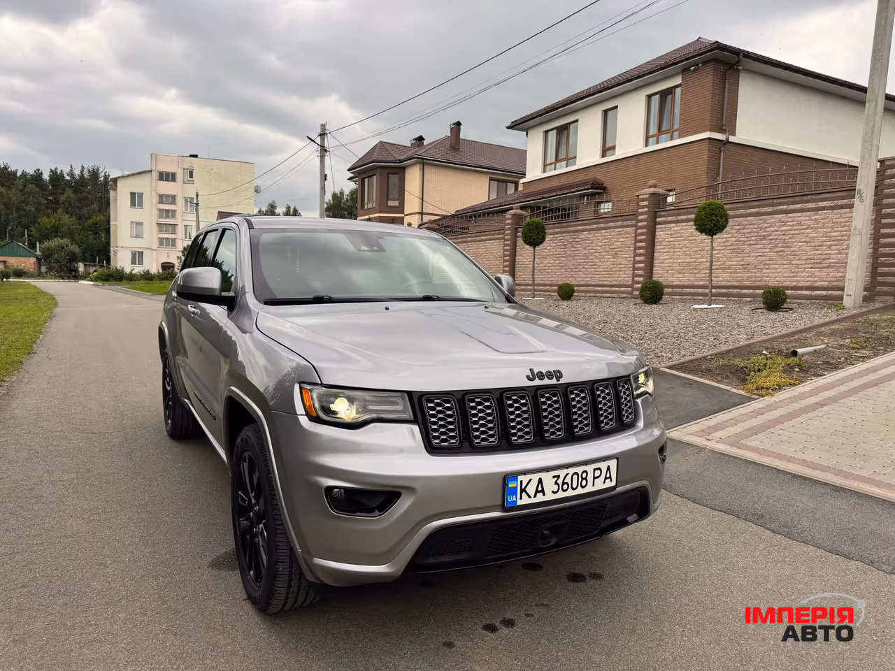 Jeep Grand Cherokee - фото 16