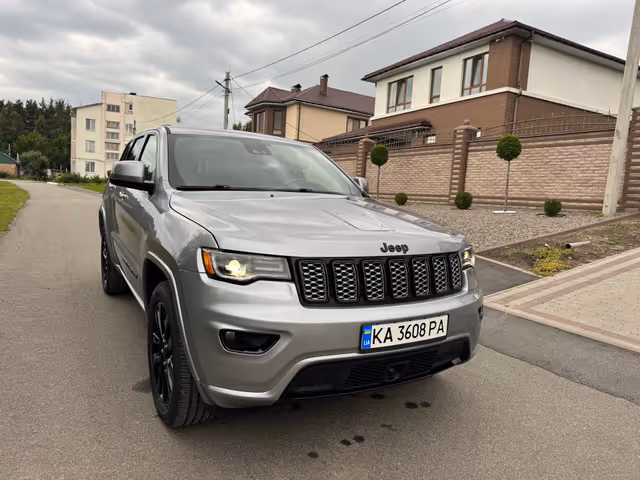 Jeep Grand Cherokee - фото 4