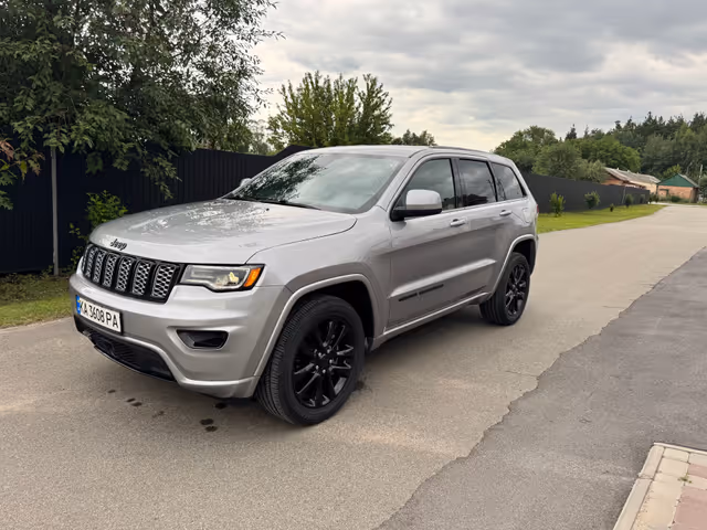 Jeep Grand Cherokee - фото 1