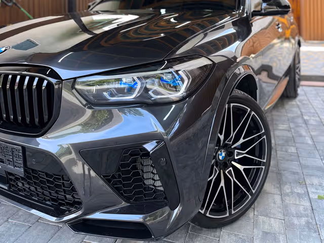 BMW X5 - фото 2