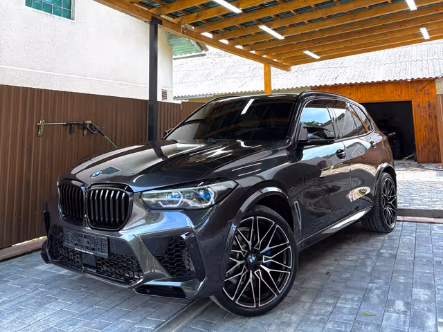BMW X5 - фото 1