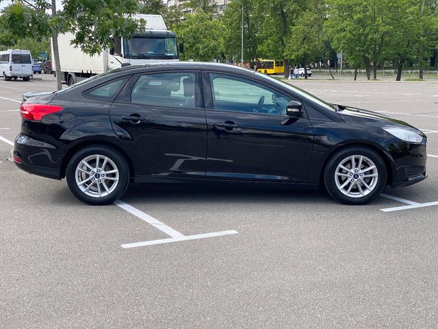 Ford Focus - фото 4