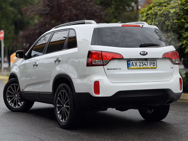 Kia Sorento - фото 3