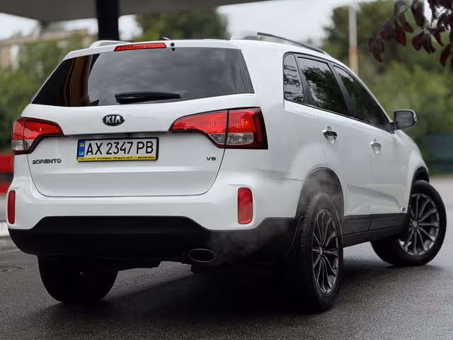 Kia Sorento - фото 5