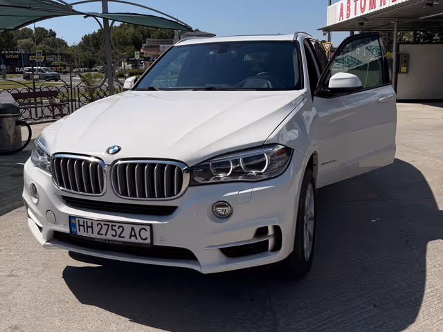 BMW X5 - фото 1