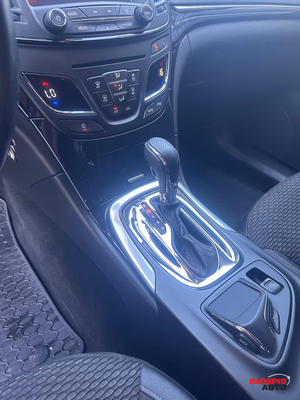 Opel Insignia - фото 8