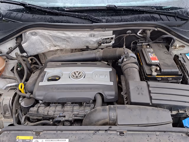 Volkswagen Tiguan - фото 1