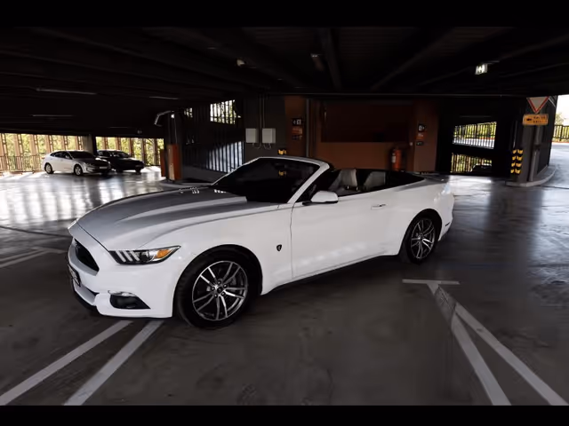 Ford Mustang - зображення 1