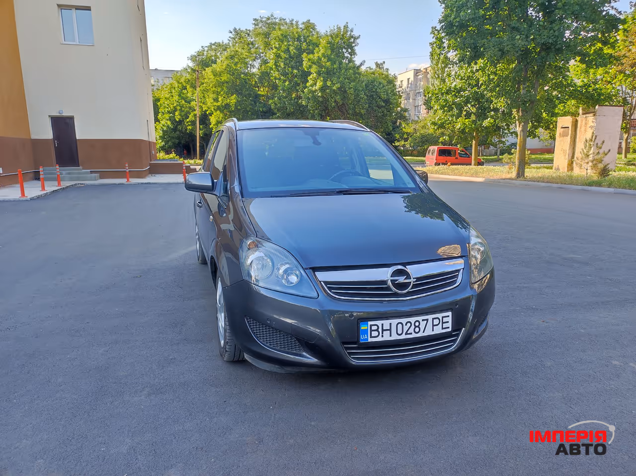 Opel Zafira - фото 1