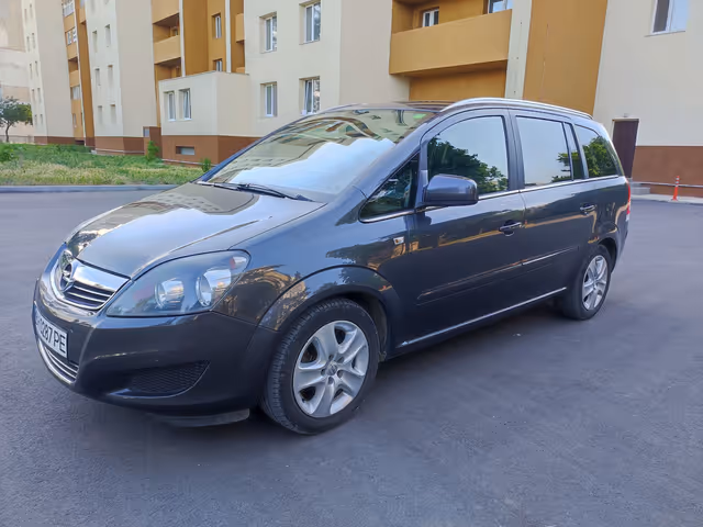 Opel Zafira - фото 2