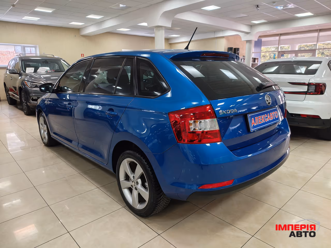 Skoda Rapid - фото 4