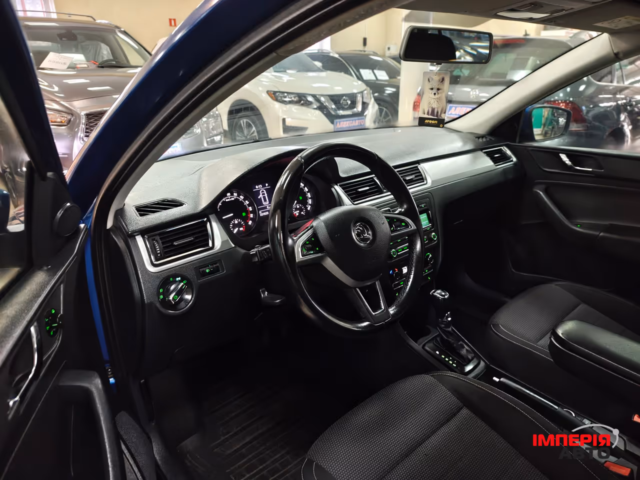 Skoda Rapid - фото 10