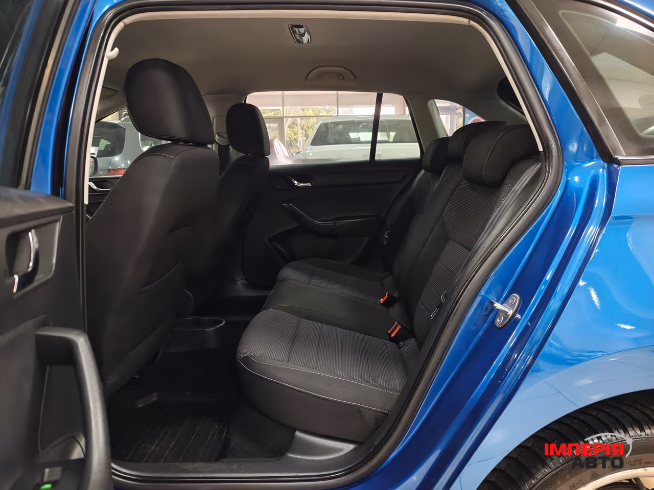 Skoda Rapid - фото 9