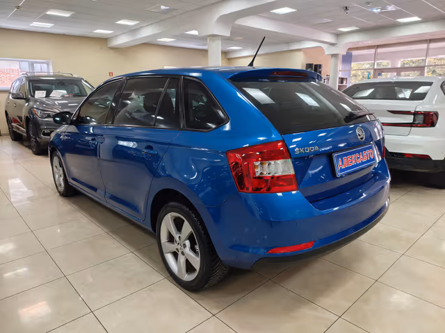 Skoda Rapid - фото 4