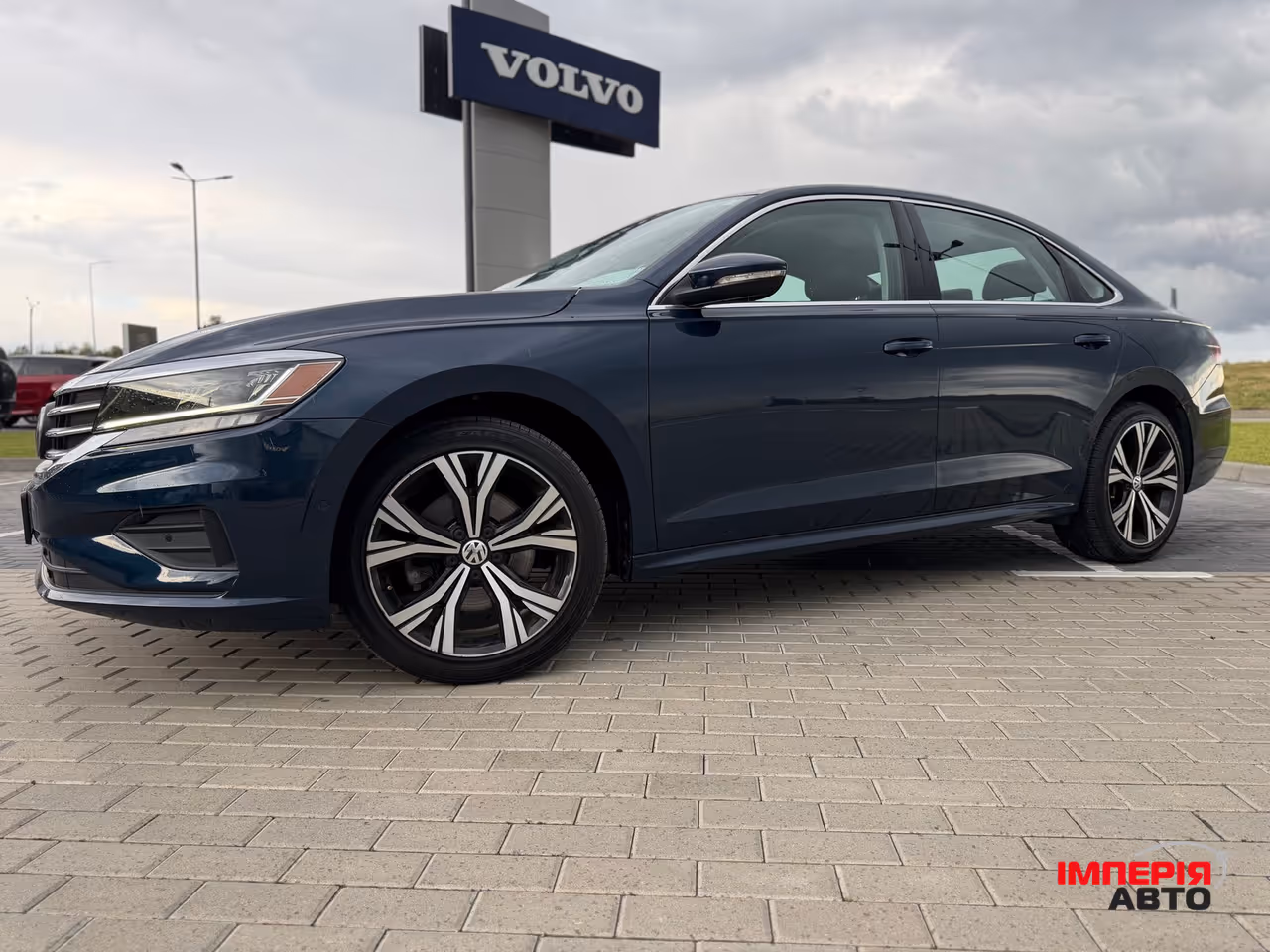 Volkswagen Passat - фото 2