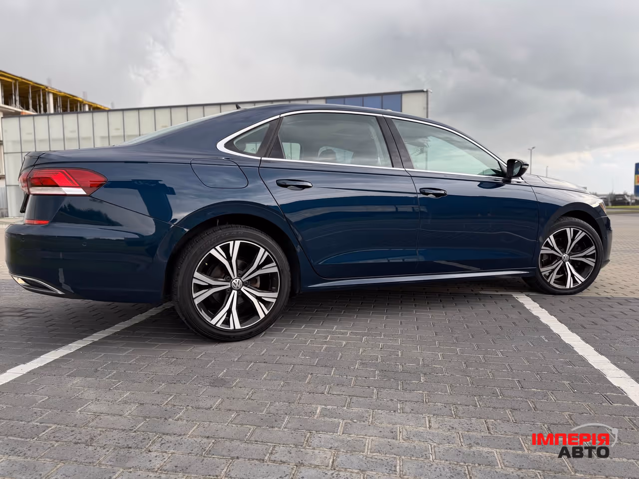 Volkswagen Passat - фото 4