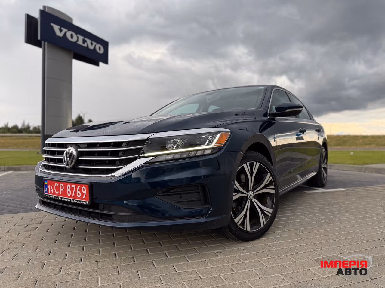 Volkswagen Passat - фото 1