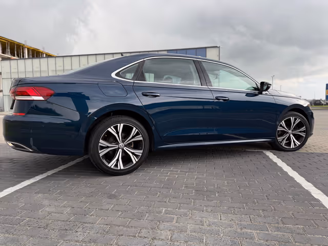 Volkswagen Passat - фото 4