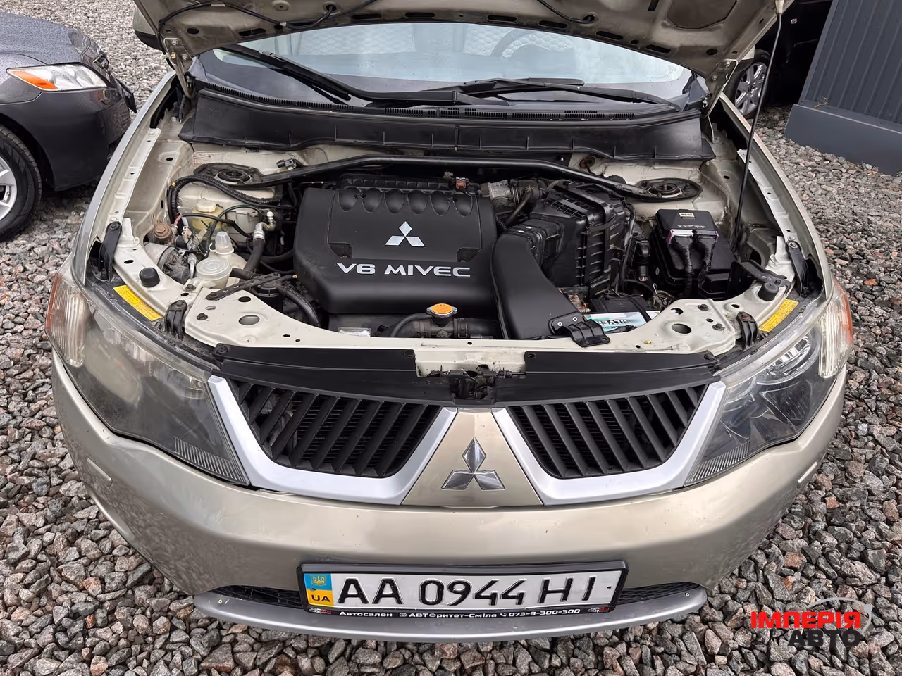 Mitsubishi Outlander - фото 3